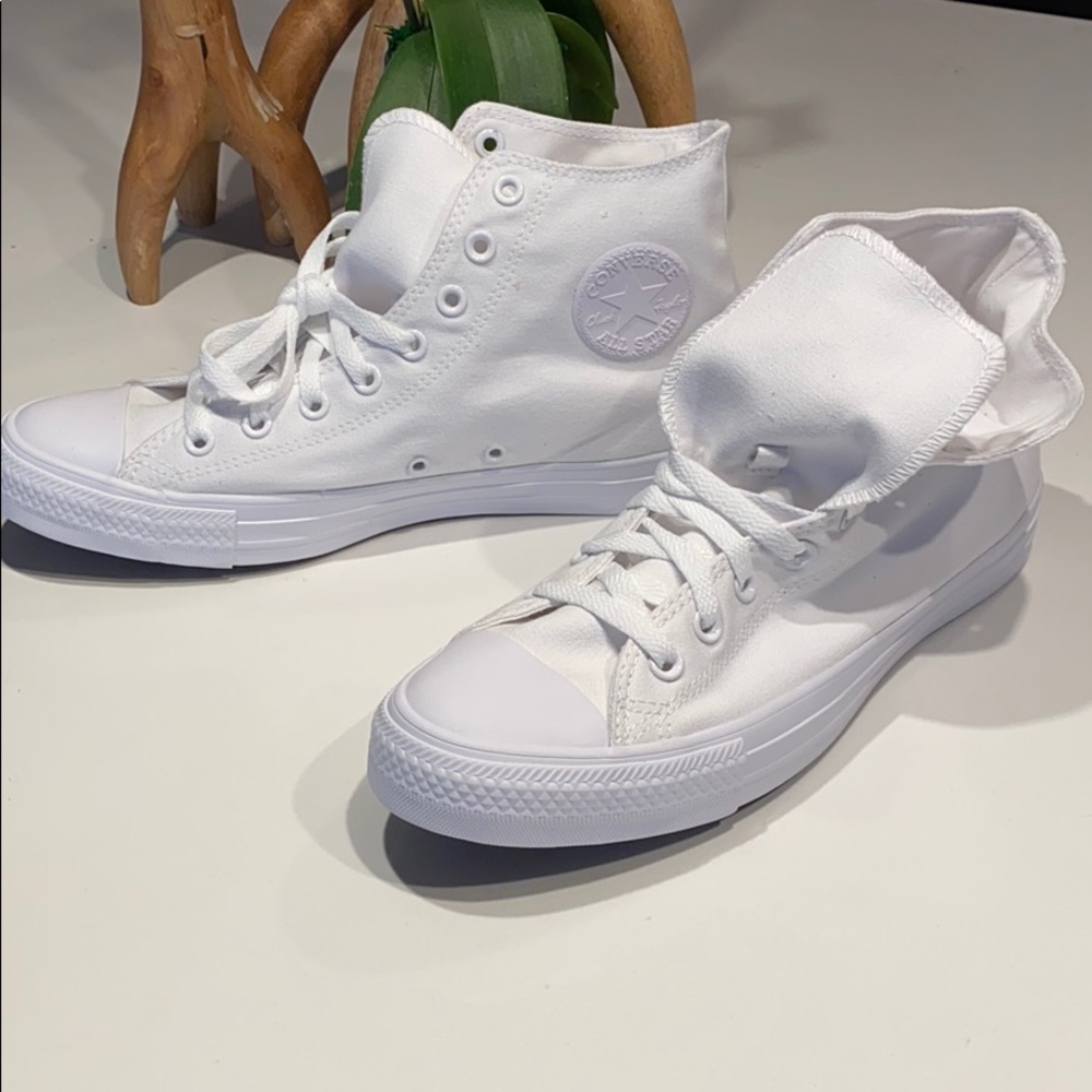 High-top Converse, Men’s 9.5/Women’s 11.5